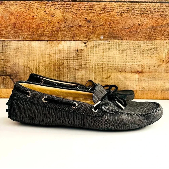 TOD’S Gommino Textured Leather Loafers - Picture 3 of 9